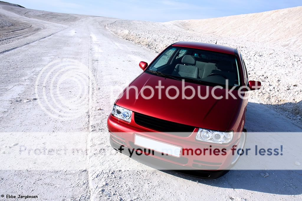 IMAGE: http://i433.photobucket.com/albums/qq51/EbbeJ/Chalk%20Quarry/1.jpg