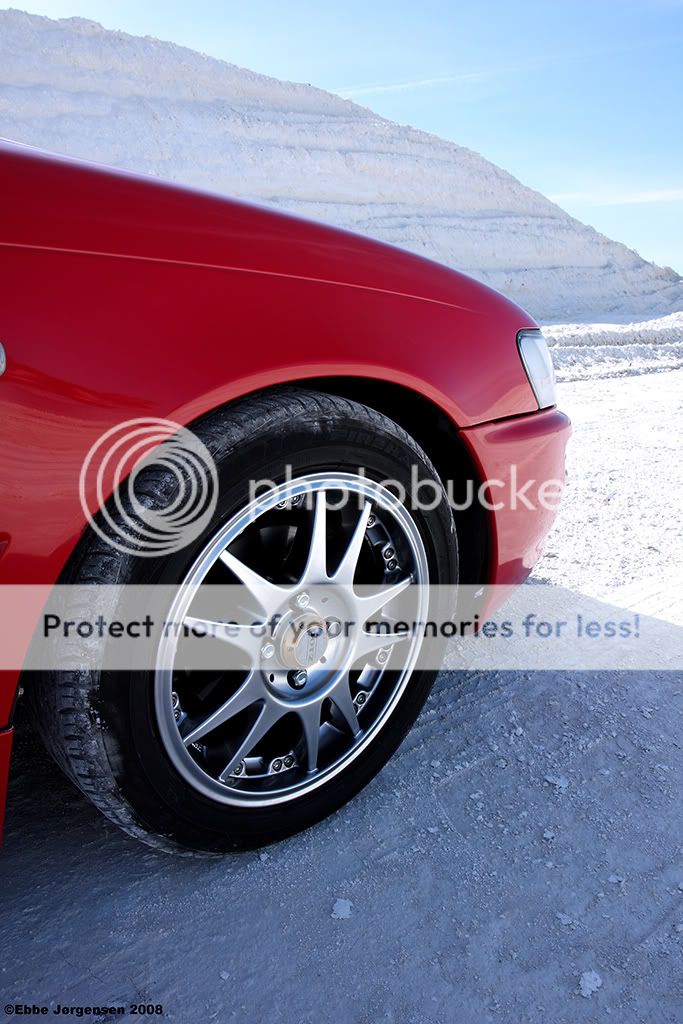 IMAGE: http://i433.photobucket.com/albums/qq51/EbbeJ/Chalk%20Quarry/6.jpg