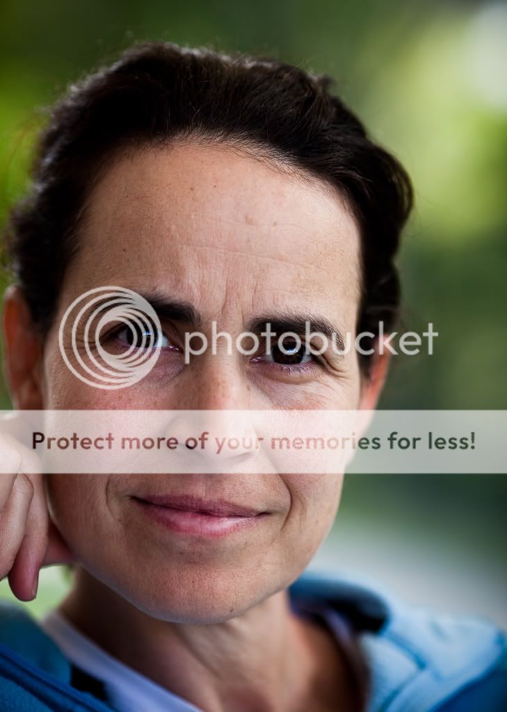 IMAGE: http://i433.photobucket.com/albums/qq51/pvoices1971/People/IMG_0298.jpg