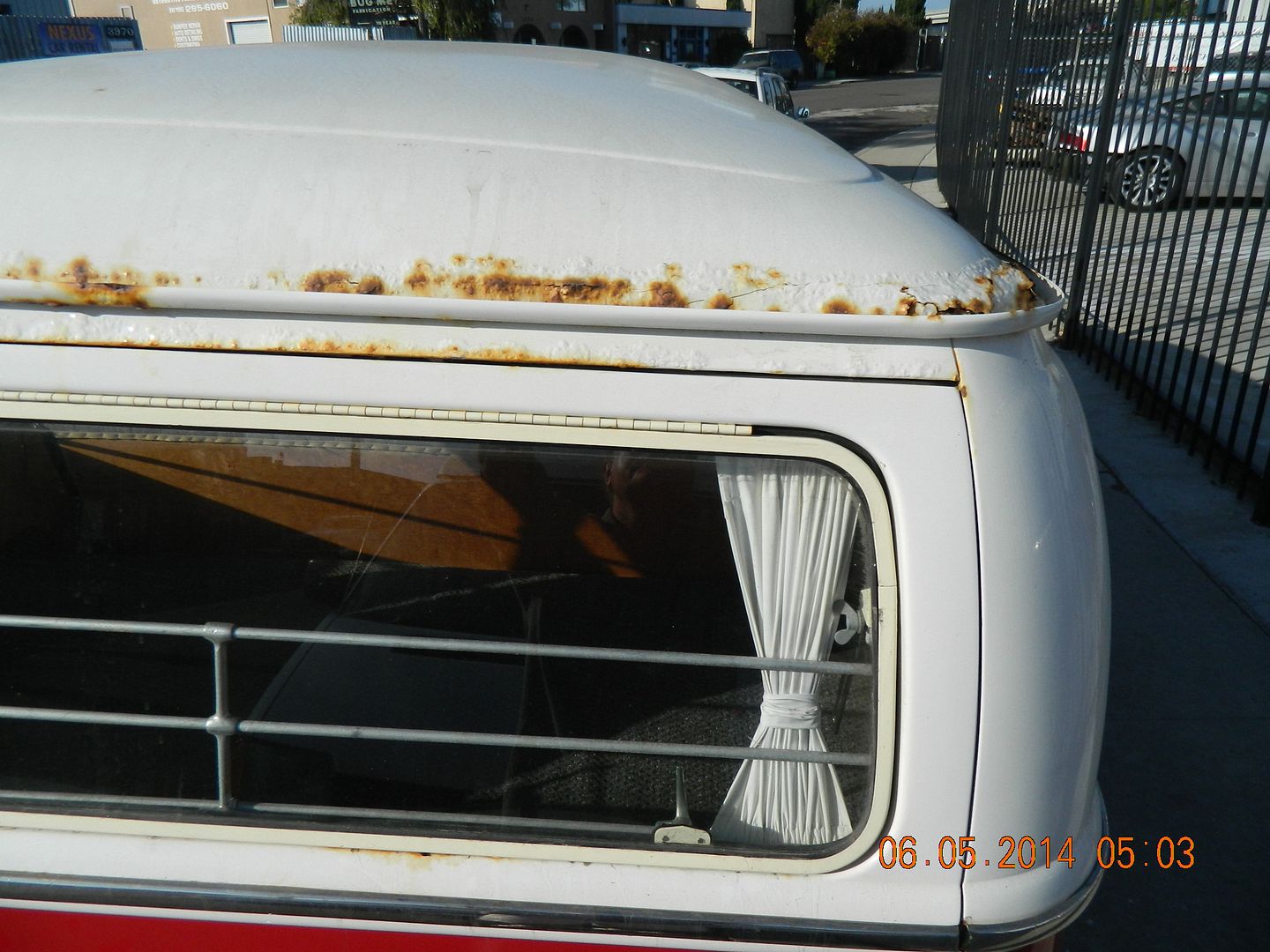 TheSamba.com :: Bay Window Bus - View topic - Who's cutting up a bus ...